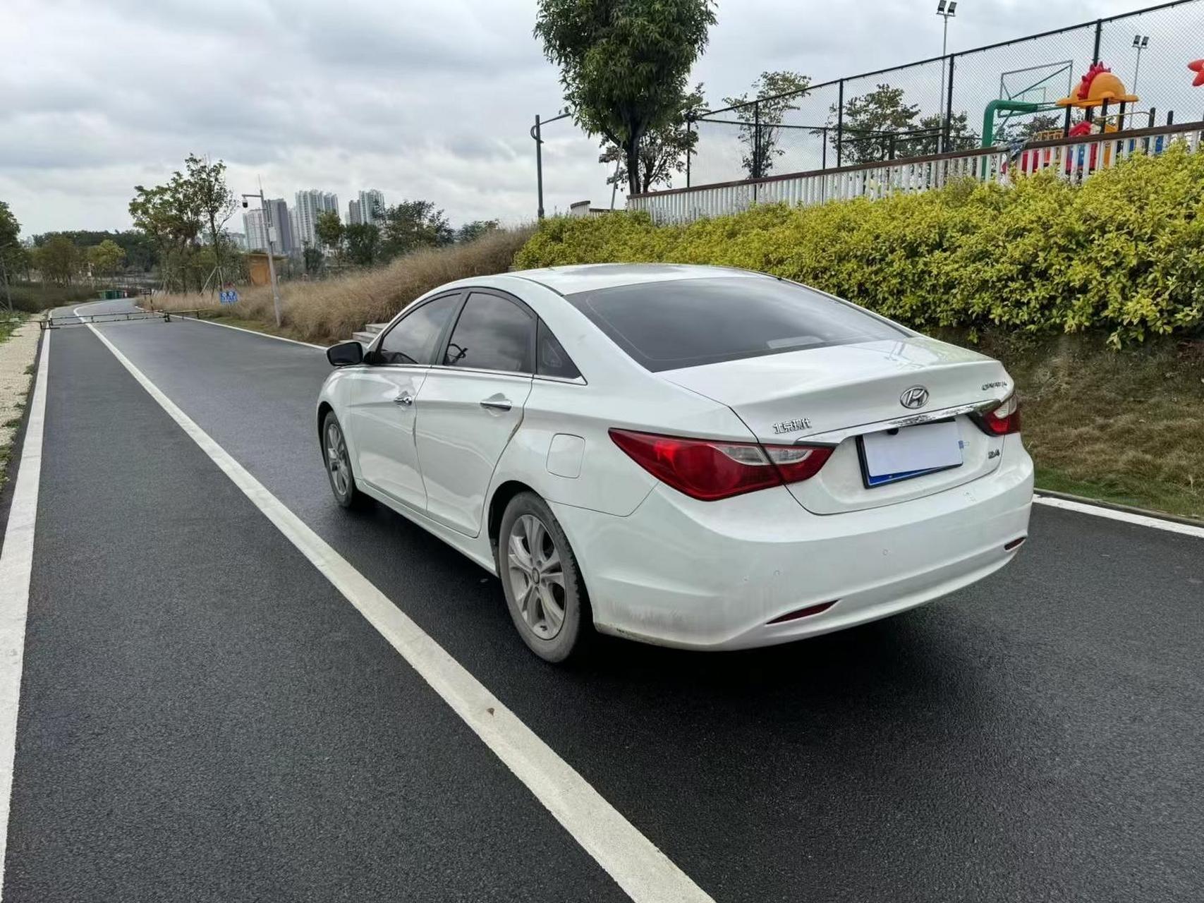 到店现代索纳塔八13款  2.0l 豪华版 2013年,车况靓!