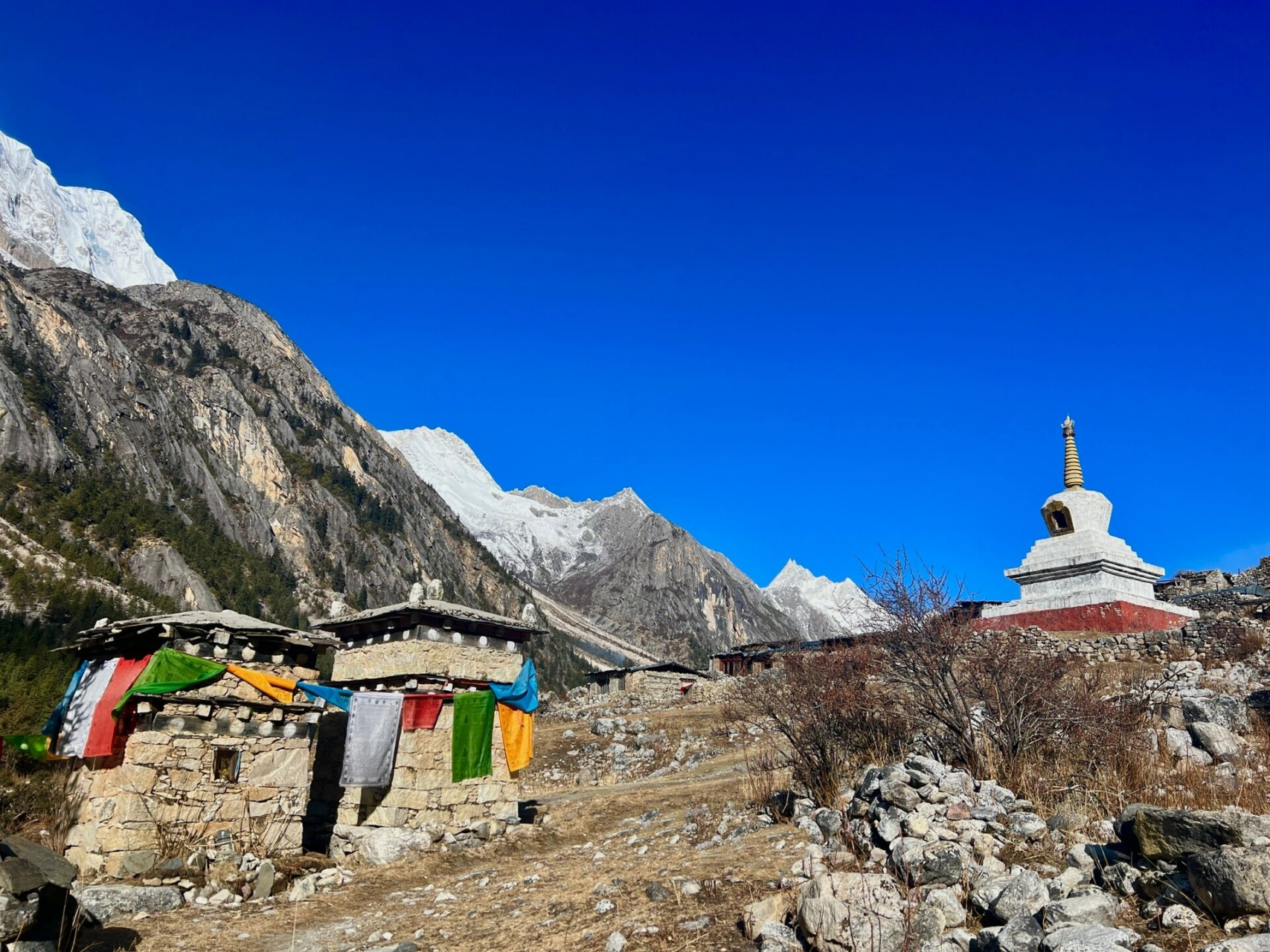 在格聂神山下的千年古刹6015 07冷古寺,位于甘孜州理塘县格聂镇