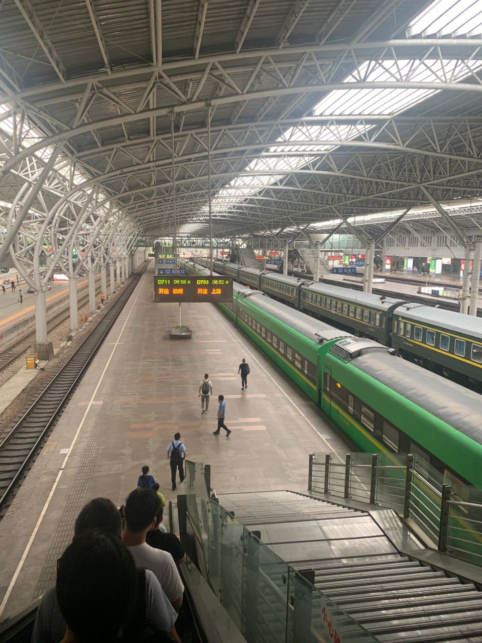 705座位指南 朋友们特意给你们留意了下 大概情况如下 10到15车一等卧