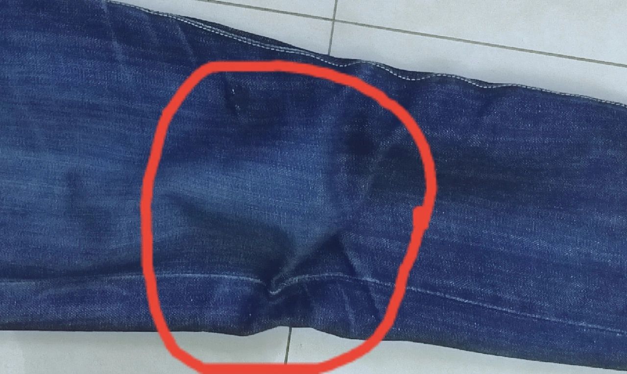 牛仔裤膝盖鼓包怎么回事