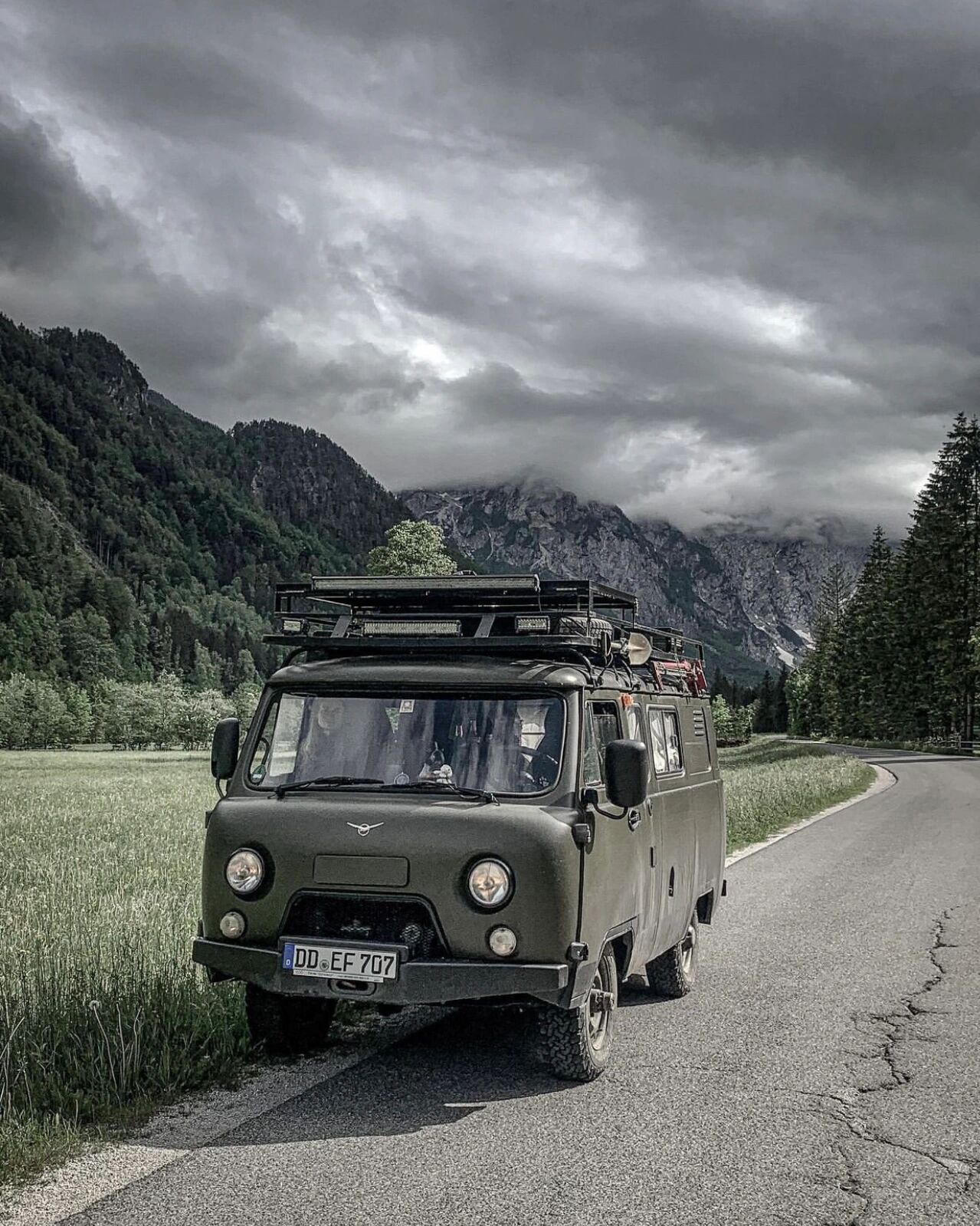 uaz452 瓦滋旅行者 来自昔日苏联乌里扬诺夫斯克汽车制造厂,1965年被