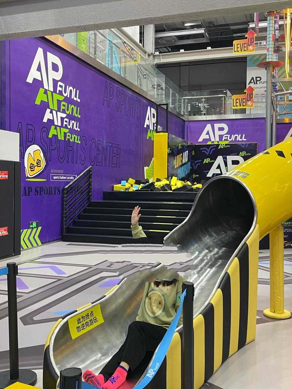 杭州这个室内游乐场,5000多平,70多个项目,科技感满满,大盆友,小盆友