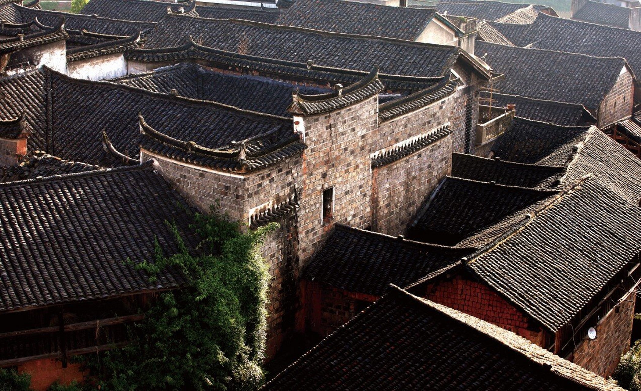 岩门古堡寨,位于湖南省湘西土家族苗族自治州泸溪县浦市古镇旅游景区