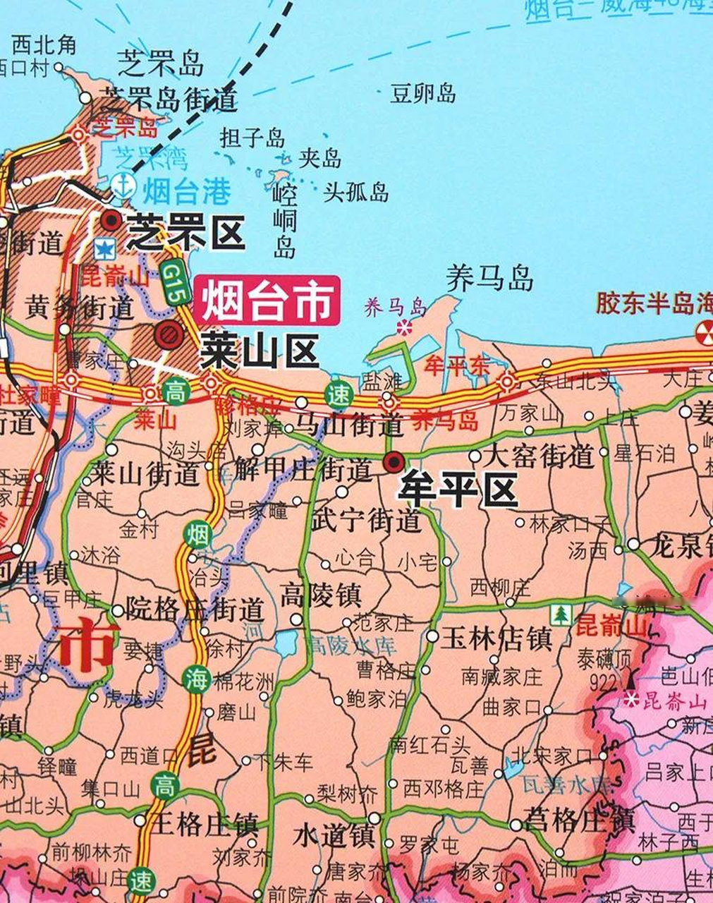 牟平城区通过养马岛大桥与养马岛相连,岛上风景秀丽,气候宜人,是