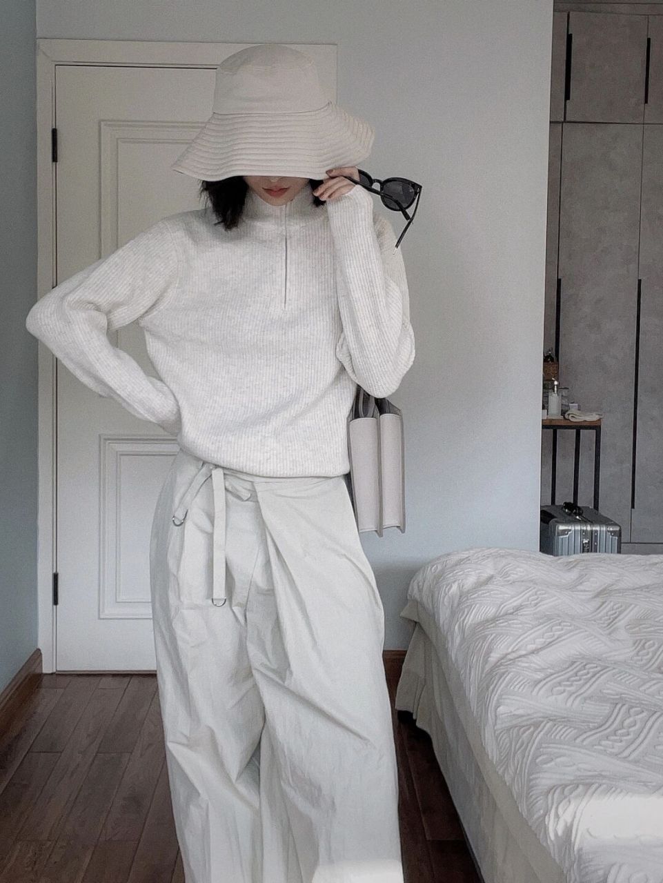 这款souffle yarn 半拉链针织衫真的好看,手感也是特别柔软,就是不