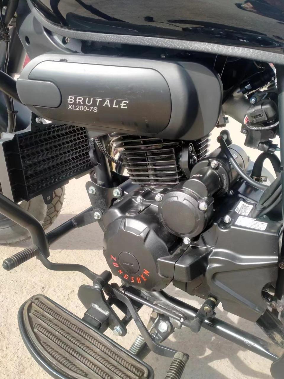 2023年9月上牌    手续齐全过户车   宗申迅龙200太子摩托车.