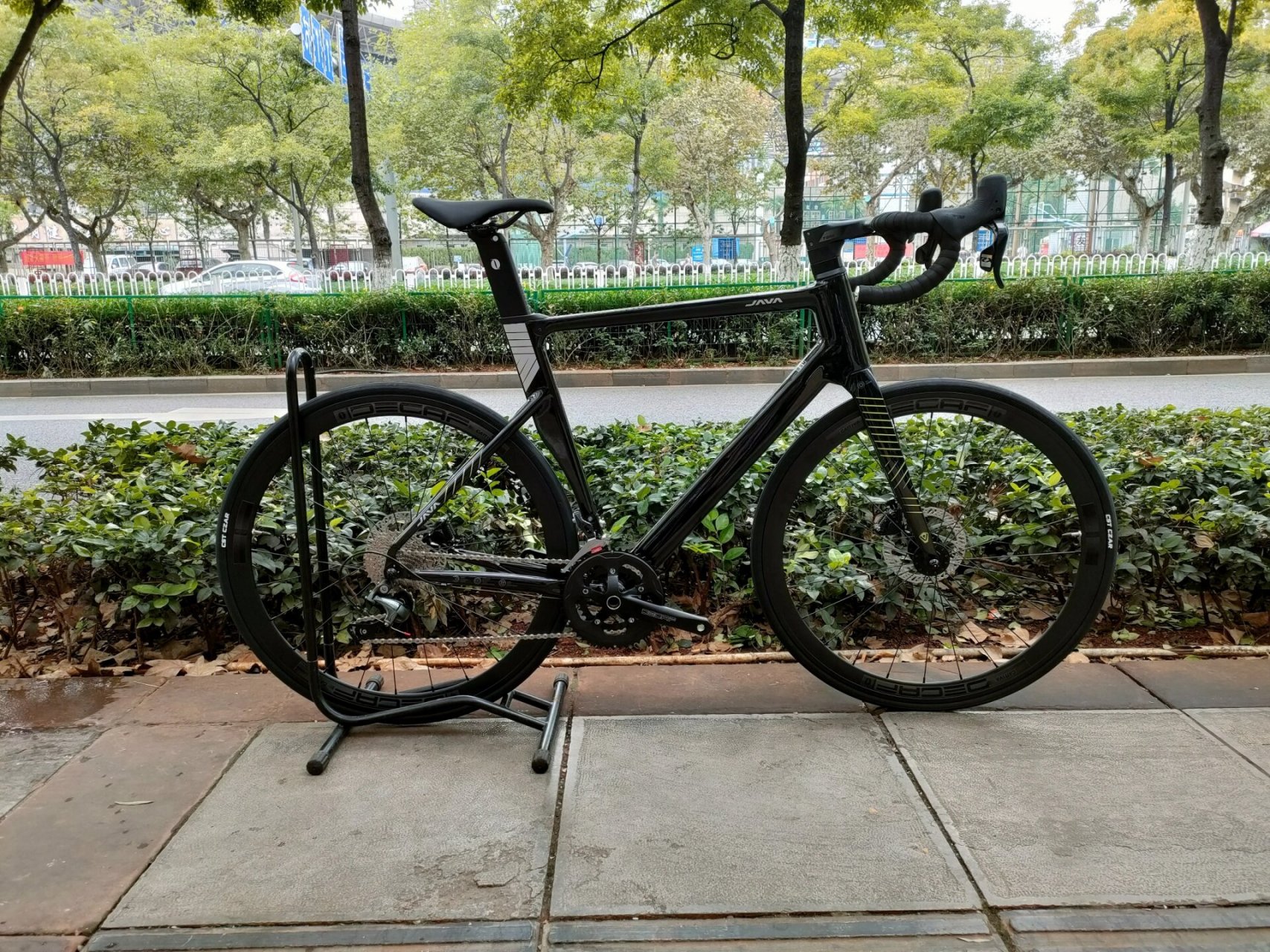 java 鱼雷3破风碟刹公路车禧玛诺sora套件18 java 鱼雷3破风碟刹公路