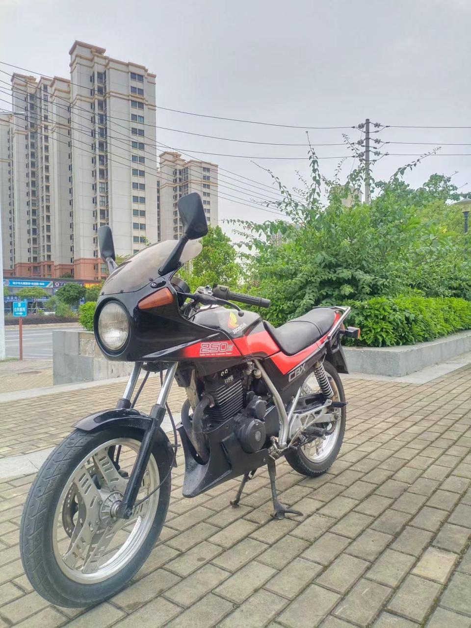 潮汕经典本田cbx250s