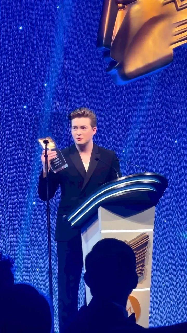 英国超生代男演员 kit connor(基特·康纳)凭借《心跳漏一拍》中 nick