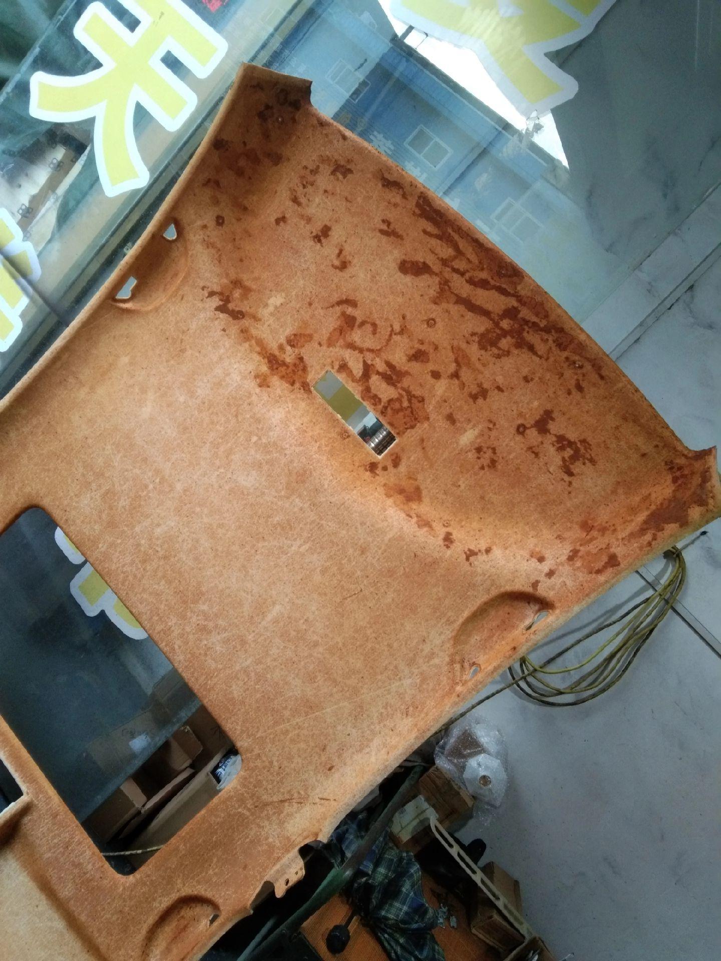 事实证明顶棚脱落无论粘还是钉都是没有用的呀