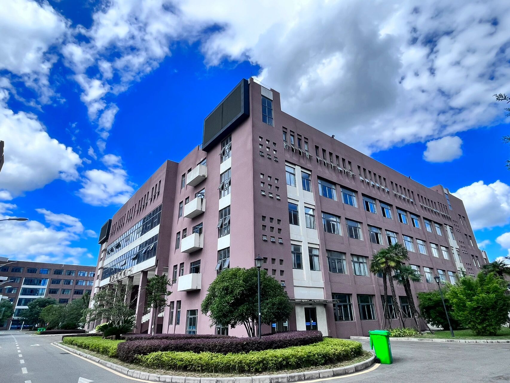 贵州航空职业技术学院(图片篇) 图一为我校新生群聊,图二-图九为我校