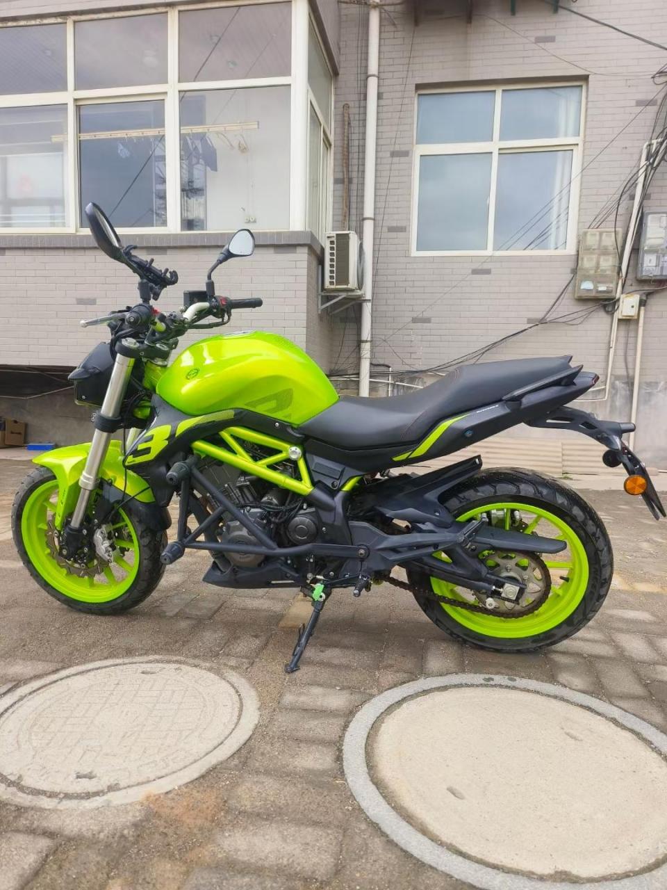 20年贝纳利黄龙300,安全行驶1万多公里,精品车况,色彩迷人,手续齐全