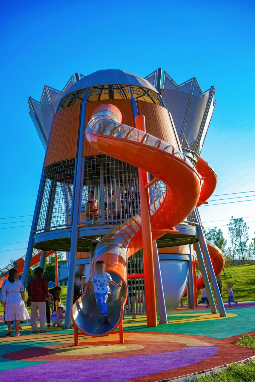 庄里免费溜娃乐园的天花板 定位:井陉矿区体育公园 	 导航可能搜不到