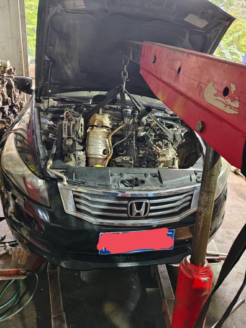 本田雅阁发动机爆缸,大修