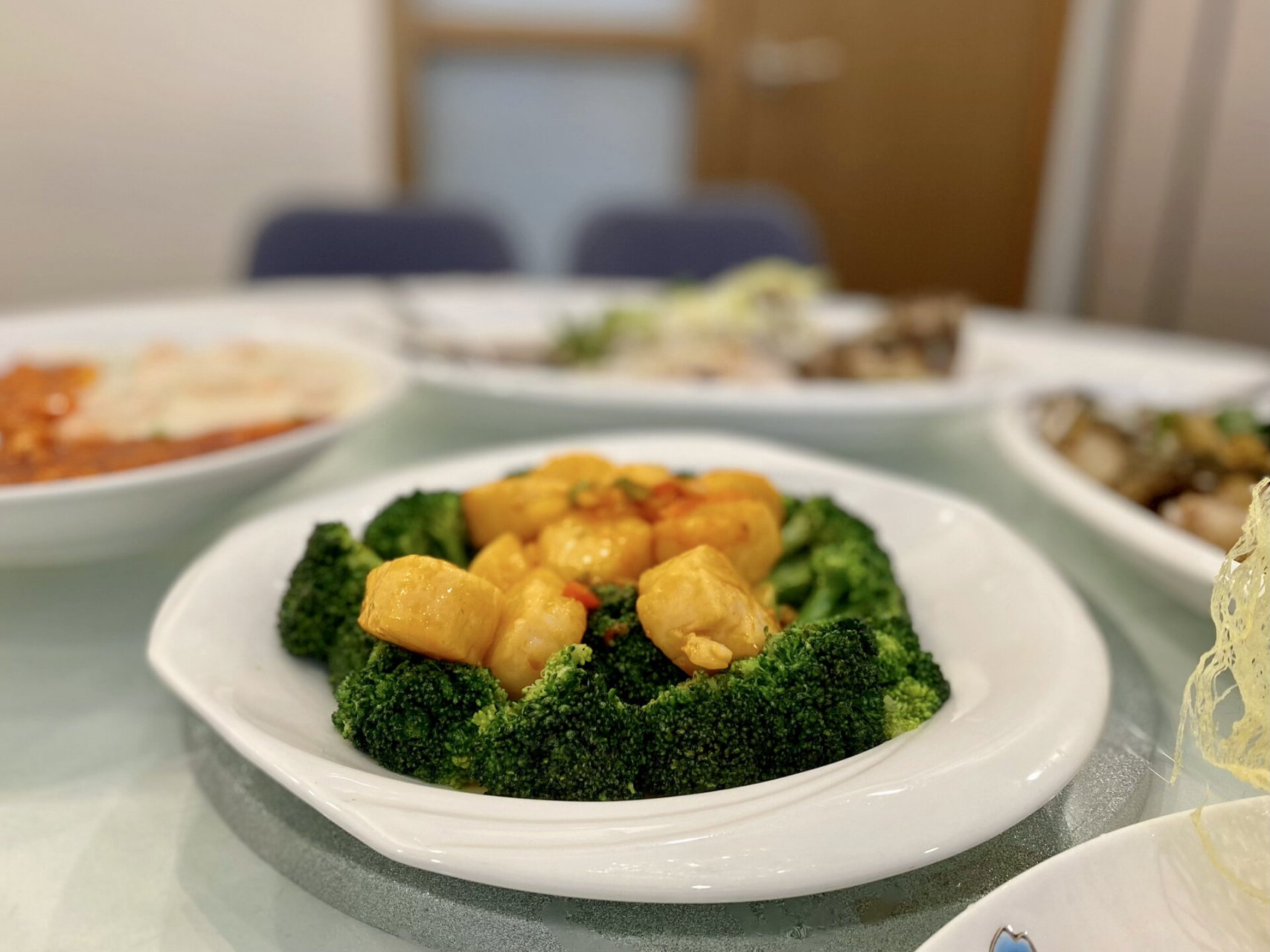 帝苑78 笋壳鱼 vs 石斑鱼 石斑鱼是深海鱼,店里常备.