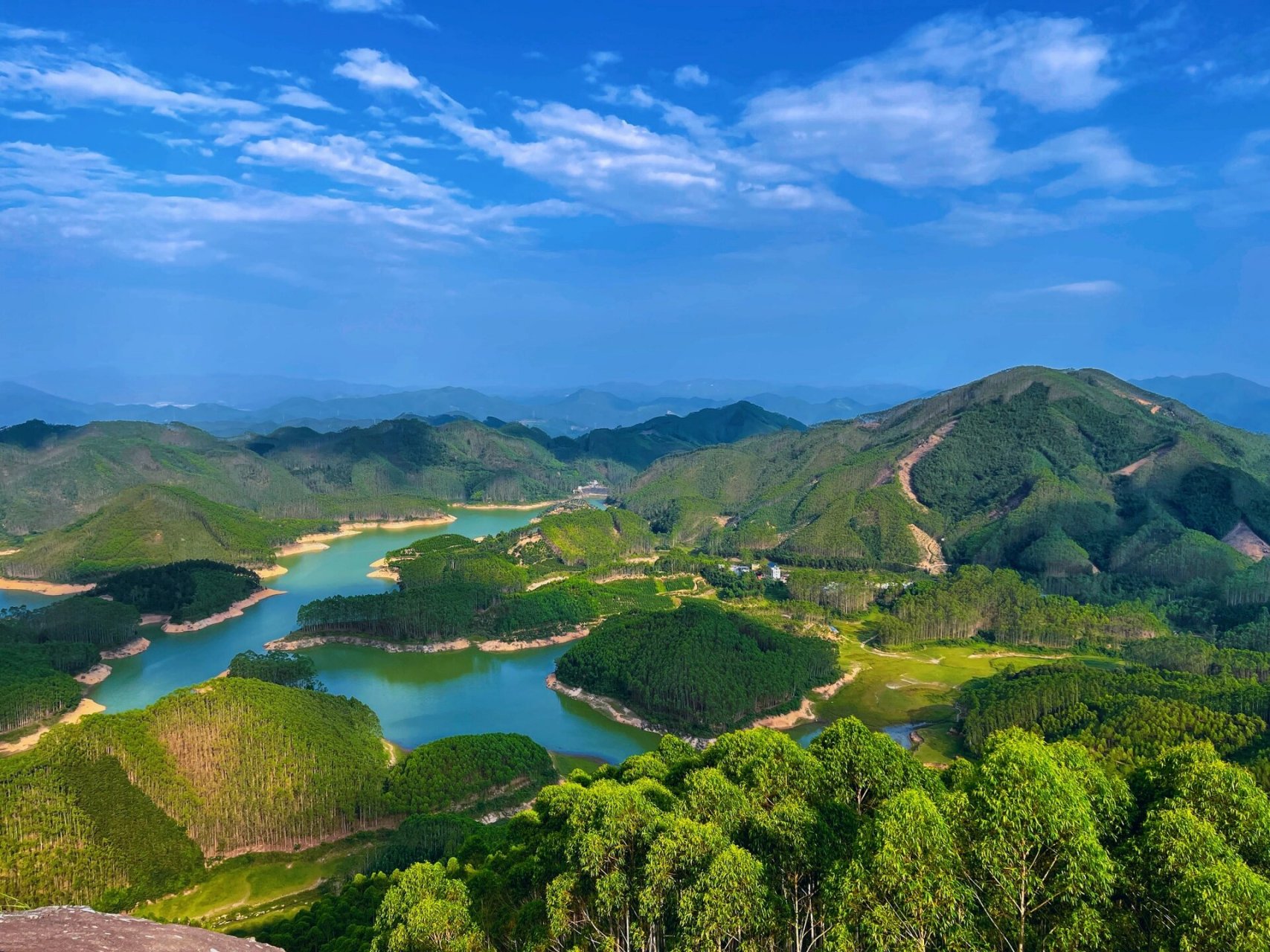 闽南千岛湖,一个鲜有人知的森林氧吧 小杰哥来咯～今天又给大家找到一