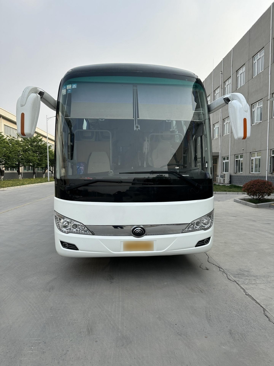 18年差一天精品宇通客车55座,济南牌照国五排放标准非营运带营运公告.