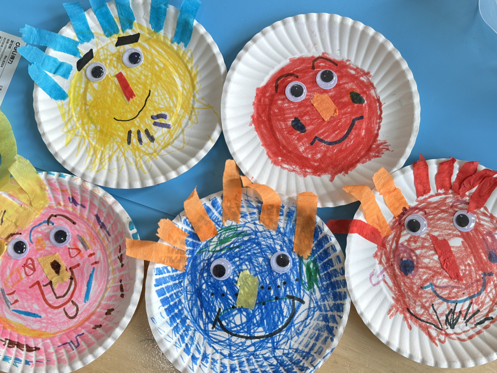 小班美工区 主题《亲亲一家人》美工区游戏《我的帅气老爸》7898