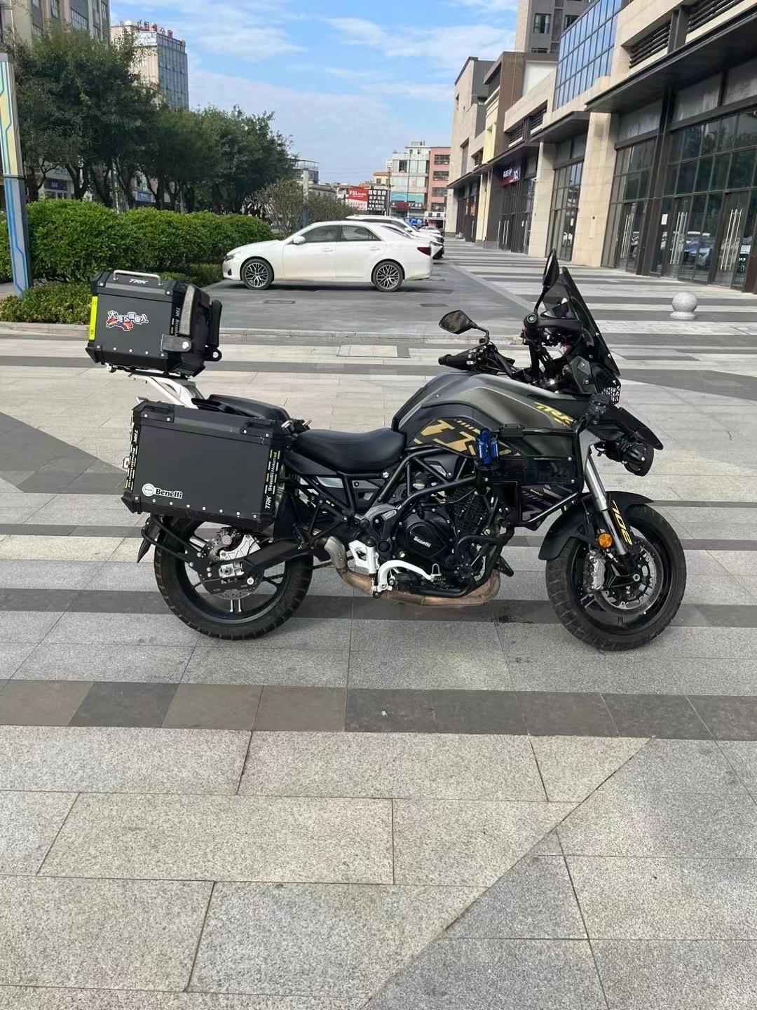 【车型名称】贝纳利702
