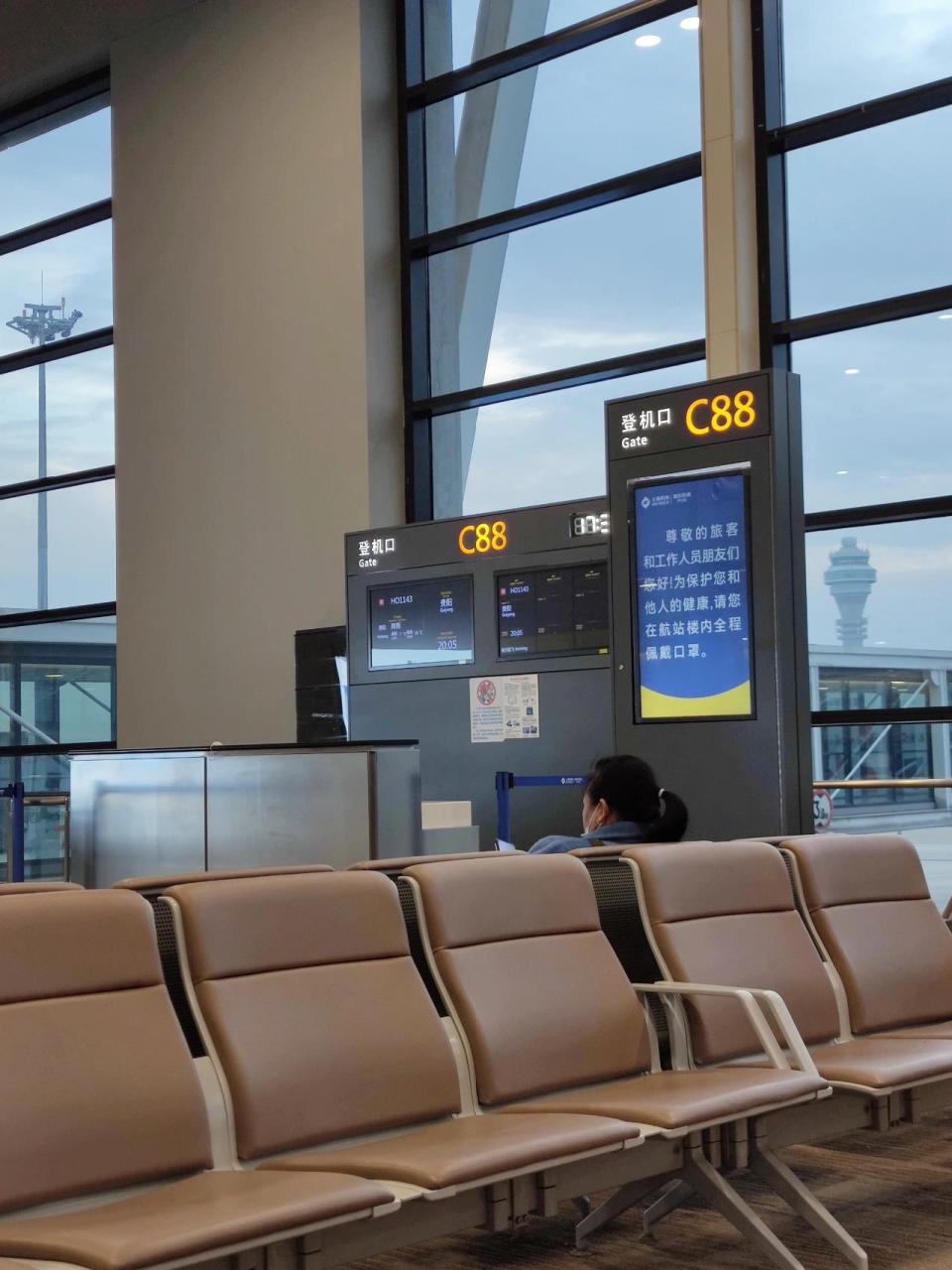 浦东机场t2攻略 79时间充足可选择2号线坐到终点站#浦东国际机场站