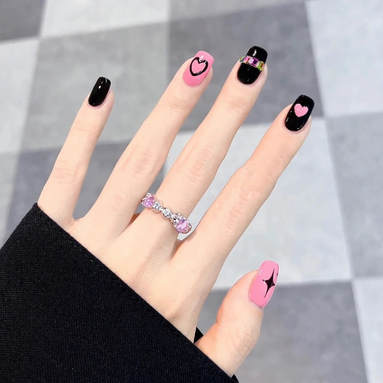 单色跳色美甲款式 颜色选对做个简单的单色也很93哟 简约 干净 大方