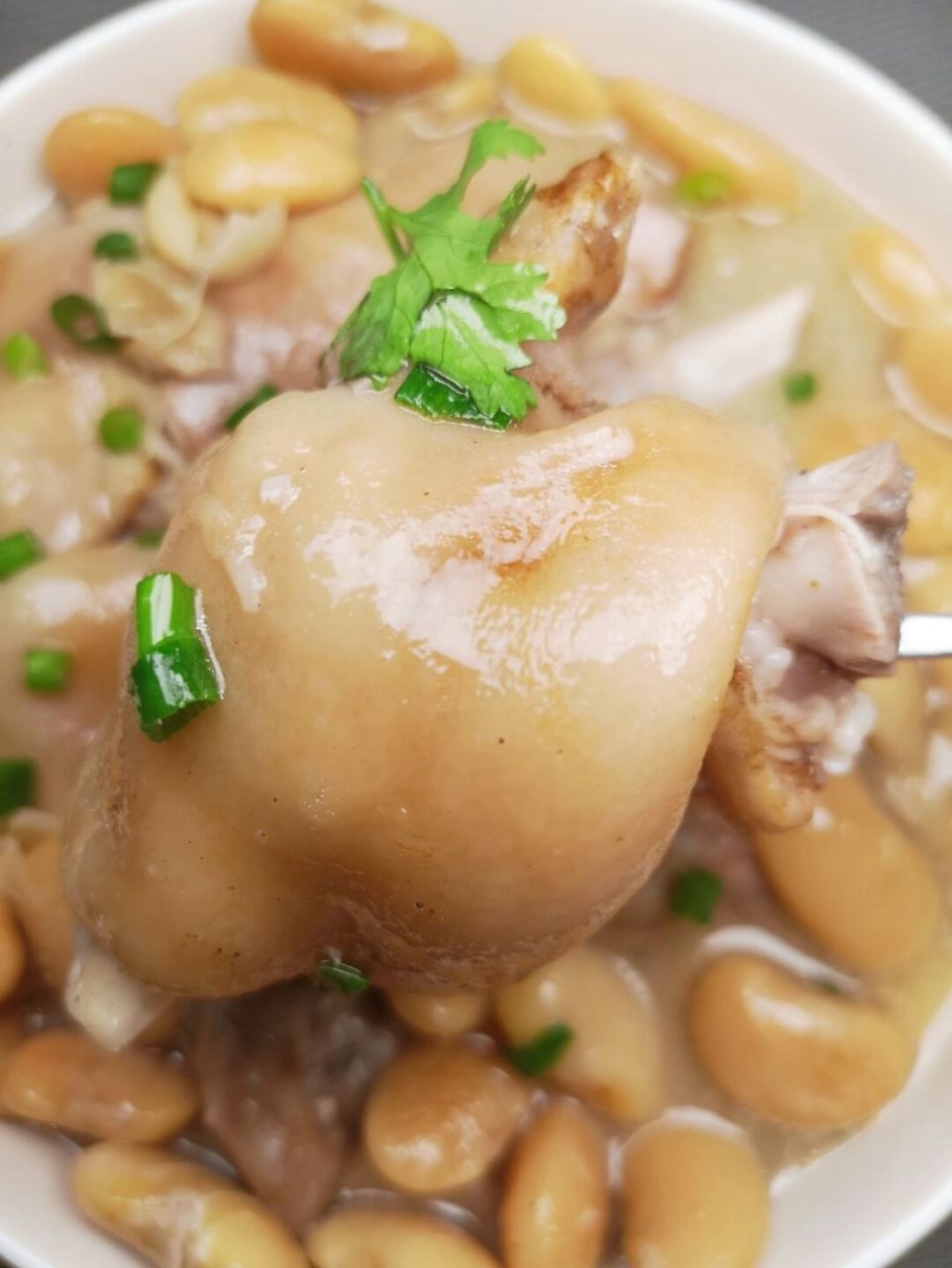 6015这道雪豆蹄花汤简直就是宿醉后的爱,激情过后落得抚慰,汤白豆