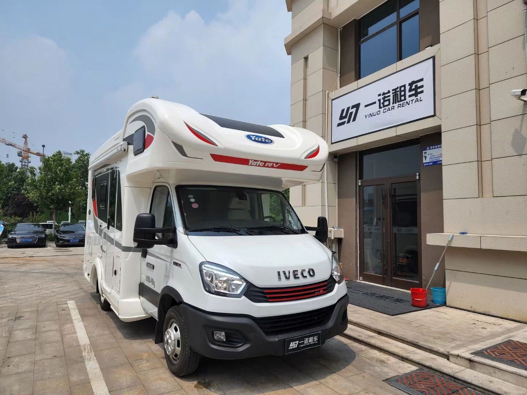 车型车牌:亚特y8(6座6卧)c本可开自动挡 租金:1000元/天 (24h/天)