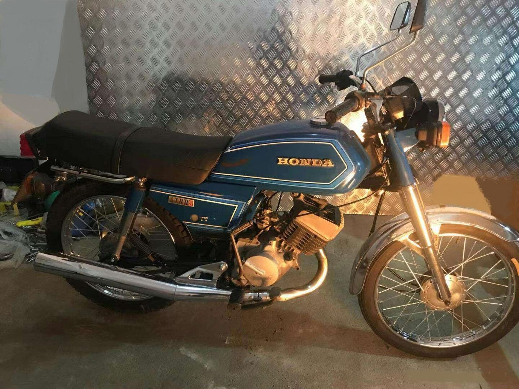 上世纪八十年代中期从日本进口的本田h100s摩托车,采用带平衡轴的二