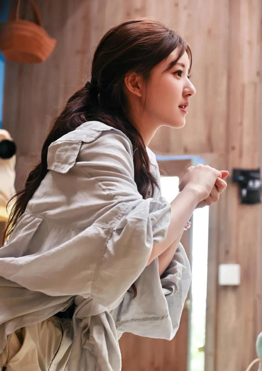 赵露思变样了我喜欢以前肉肉的鼻子,多可爱啊为什么要整成网红脸啊