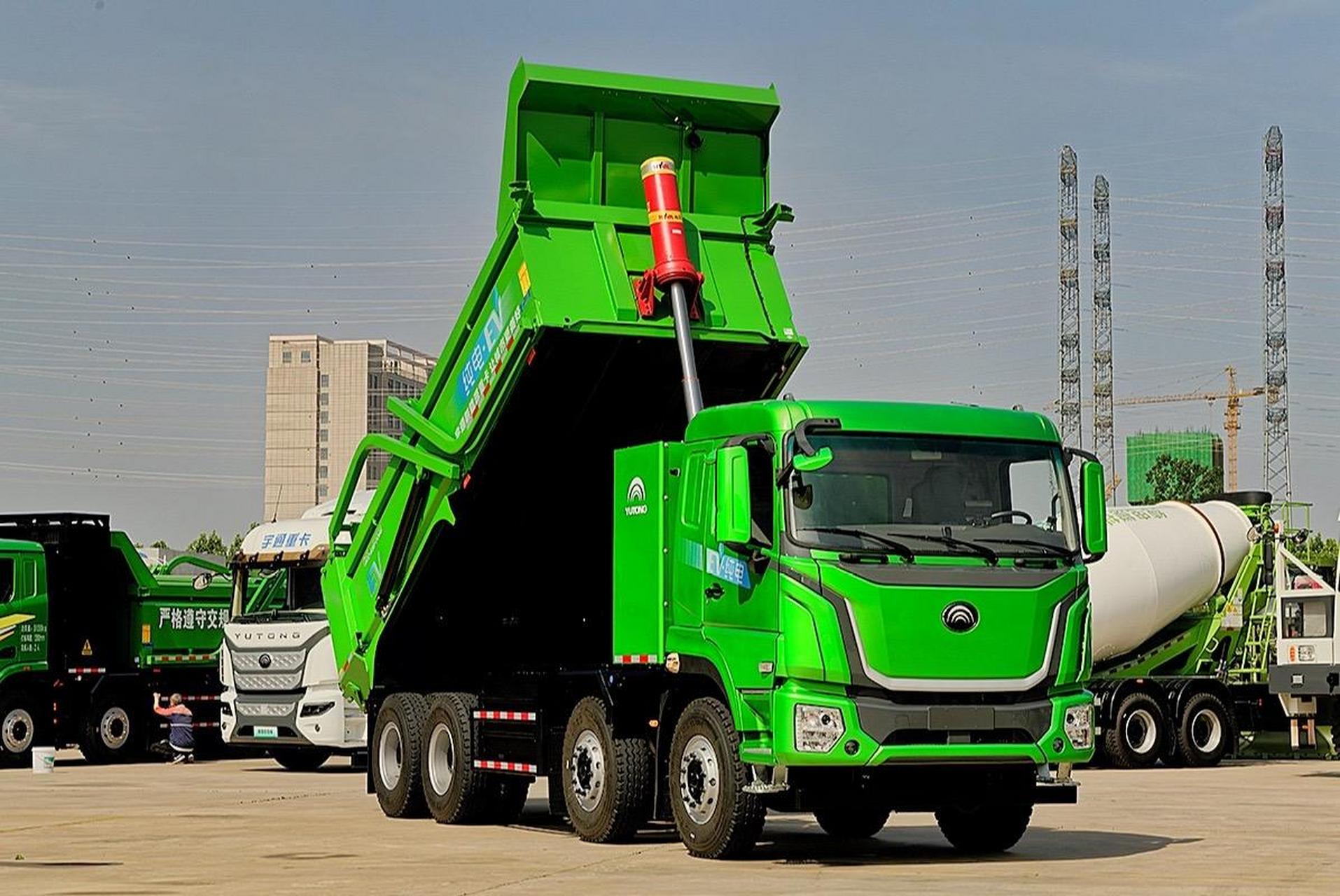 58米宇通纯电城建渣土车