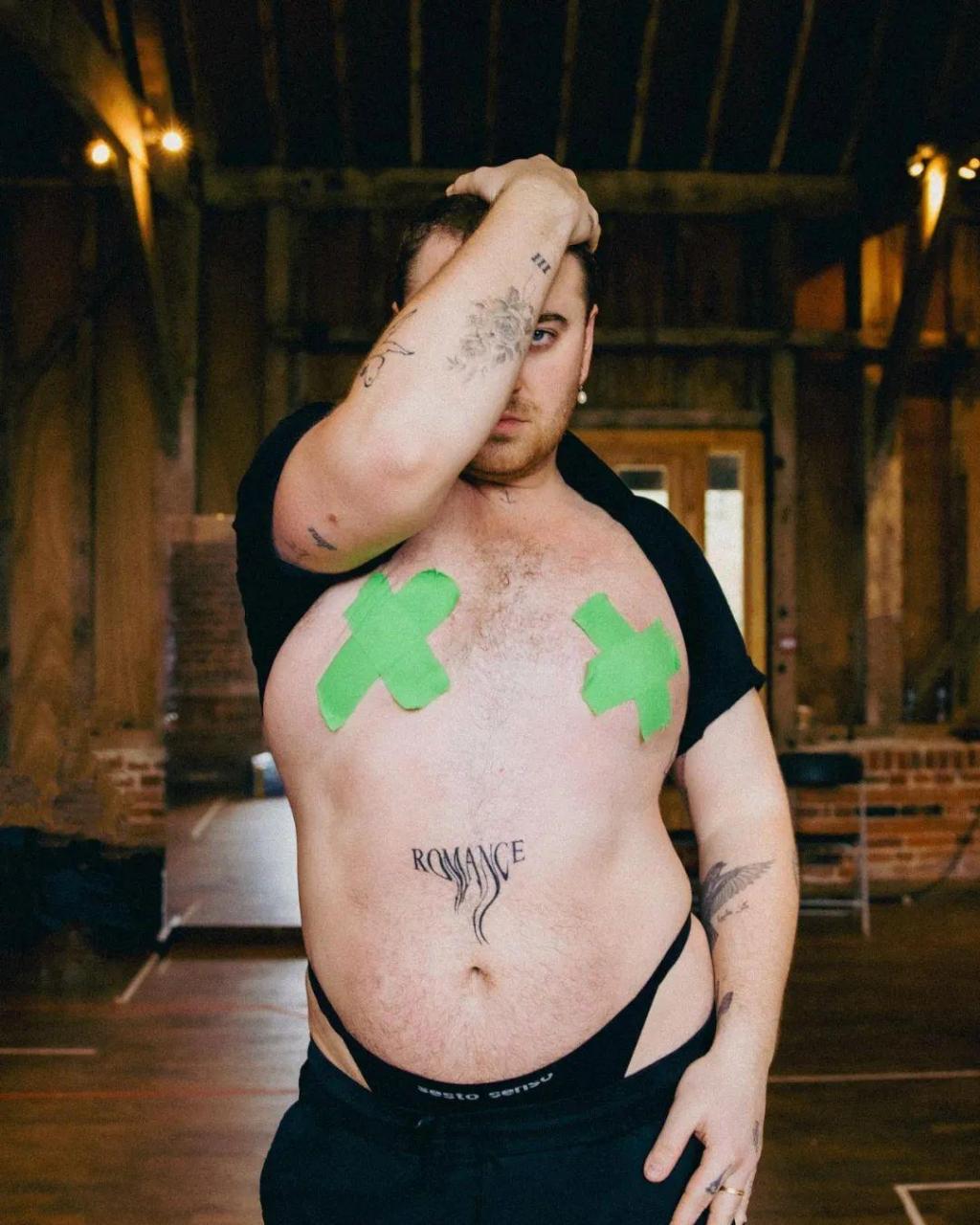 sam smith 最近发布了最新照片.