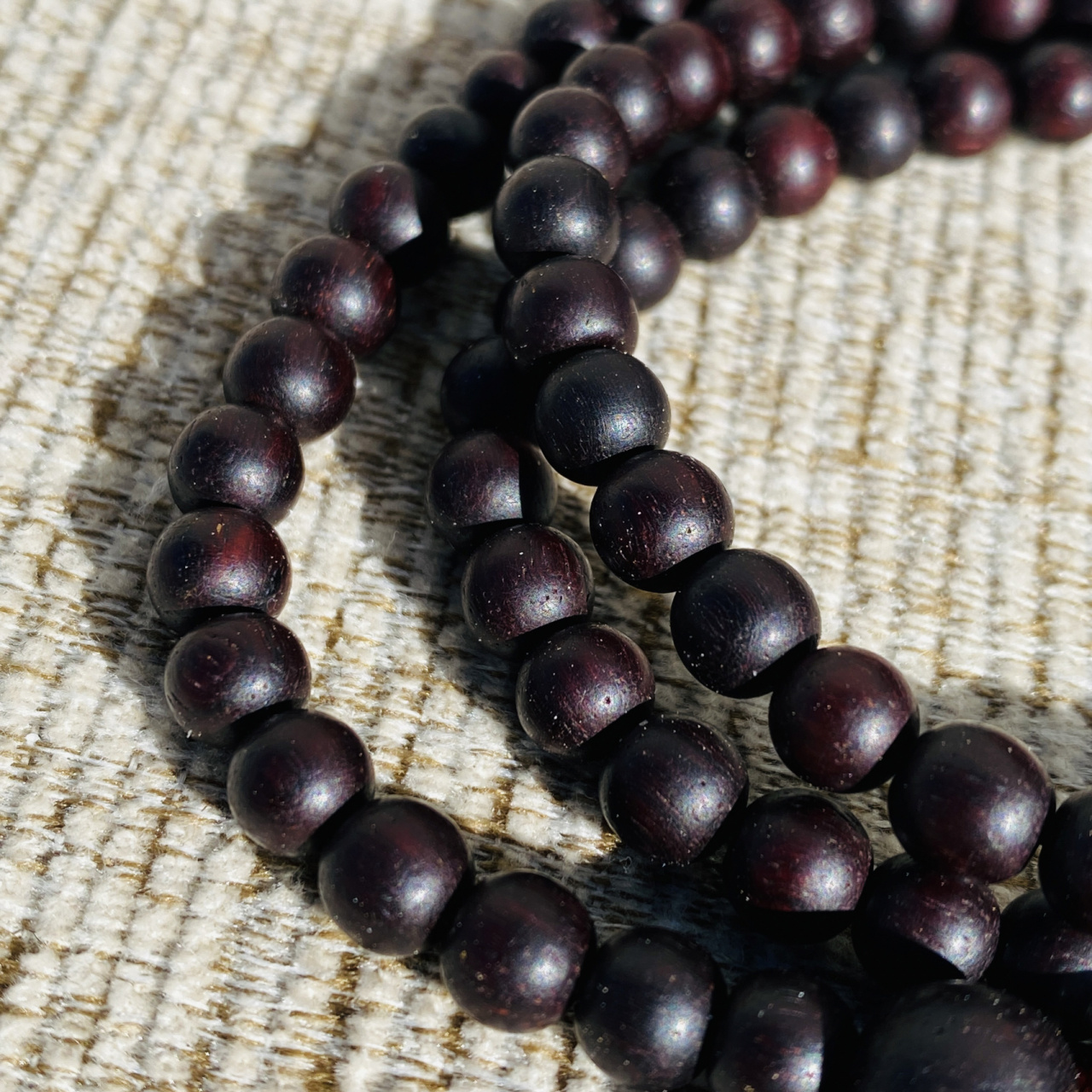 【藏区收货】藏传老紫檀念珠  108佛珠 93包浆一流,珠型规整, 收缩