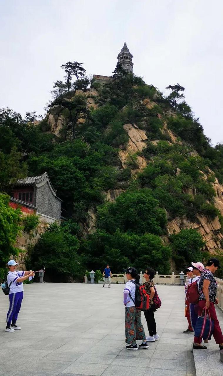 地处历山原始森林前沿,和望仙三潭瀑布组成了一条绿色旅游走廊,是垣曲