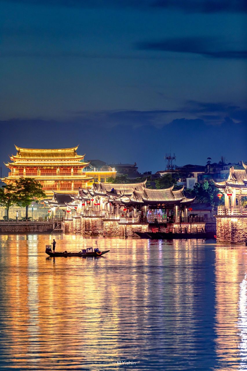 谁能拒绝潮州古城的夜晚!
