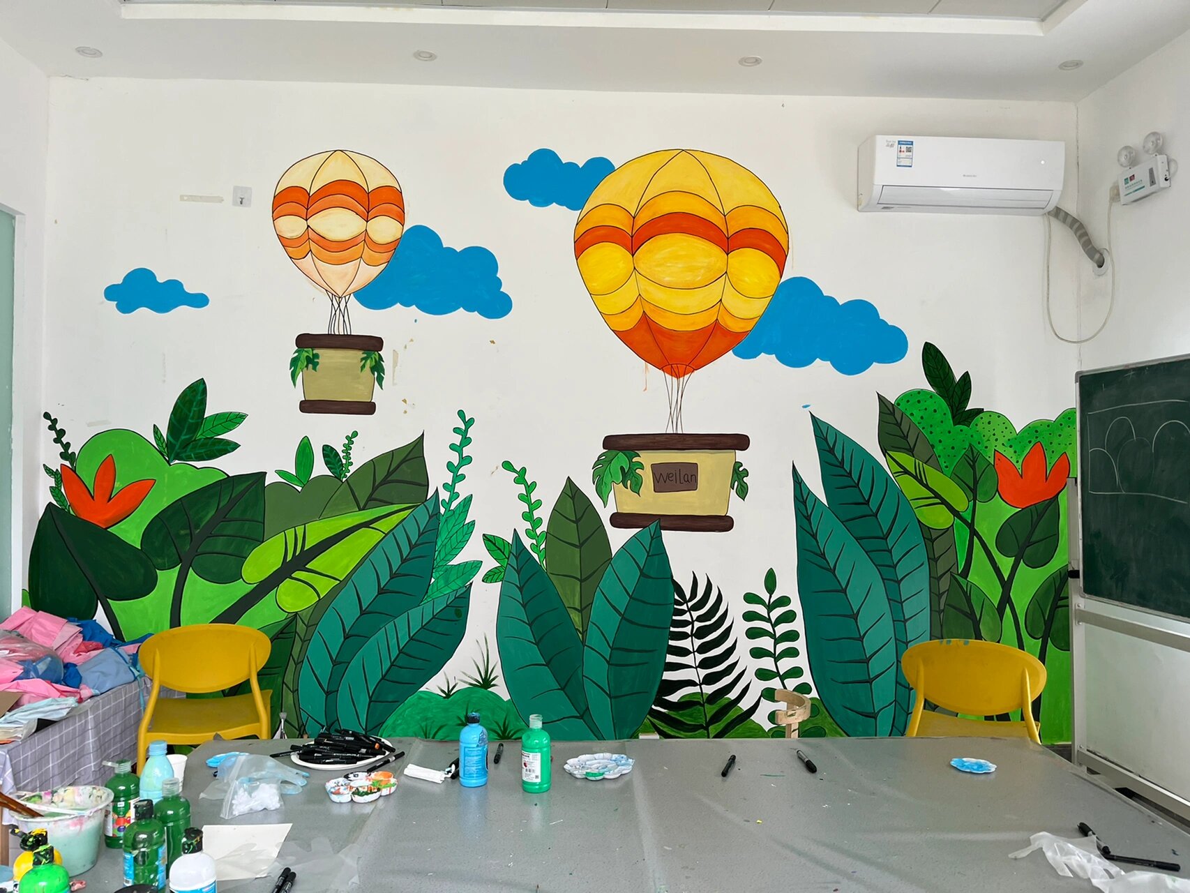 绿色森林主题墙绘