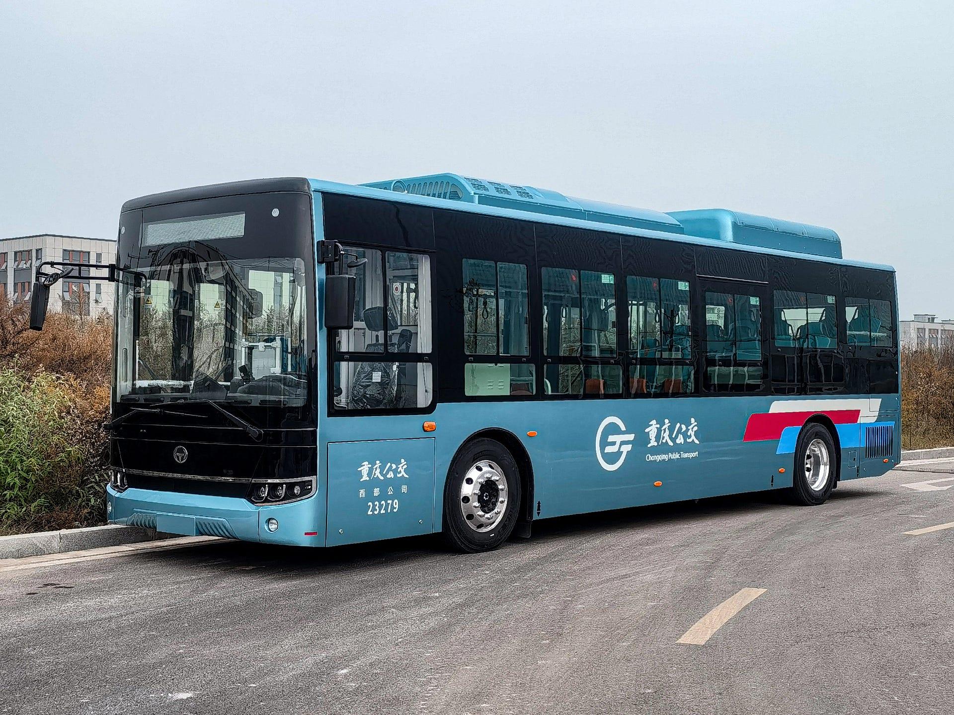 中车恒通 首批订单来自#重庆公交 的500余台车辆,中车"新鲸奇"造型与