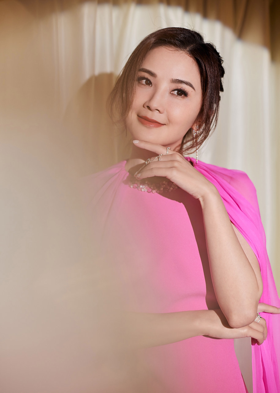 twins蔡卓妍,鍾欣潼02#剧好听的演唱会#look9615暖色光晕与缤纷