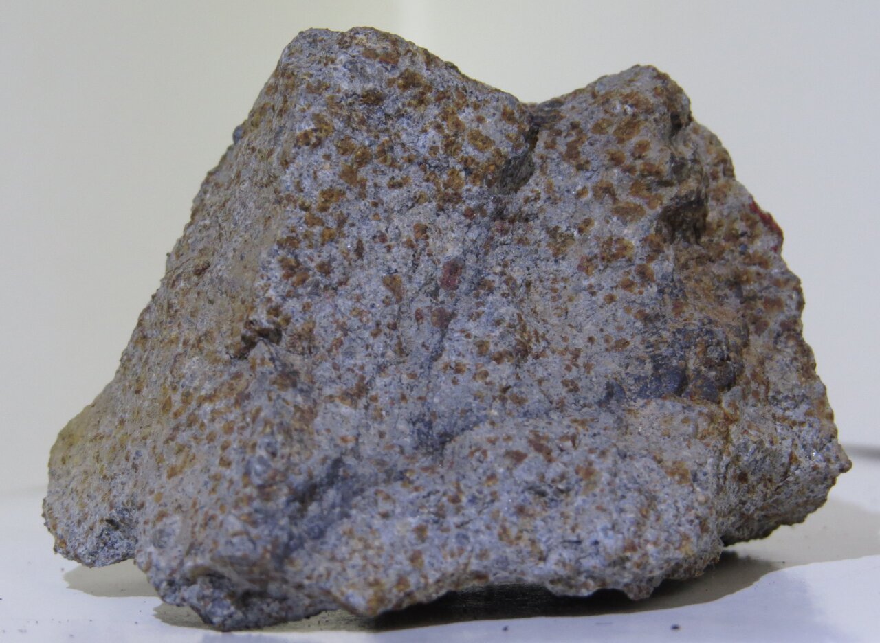 1976年3月8日15时许,随着一阵震耳欲聋的轰鸣,空前的陨石雨降临吉林