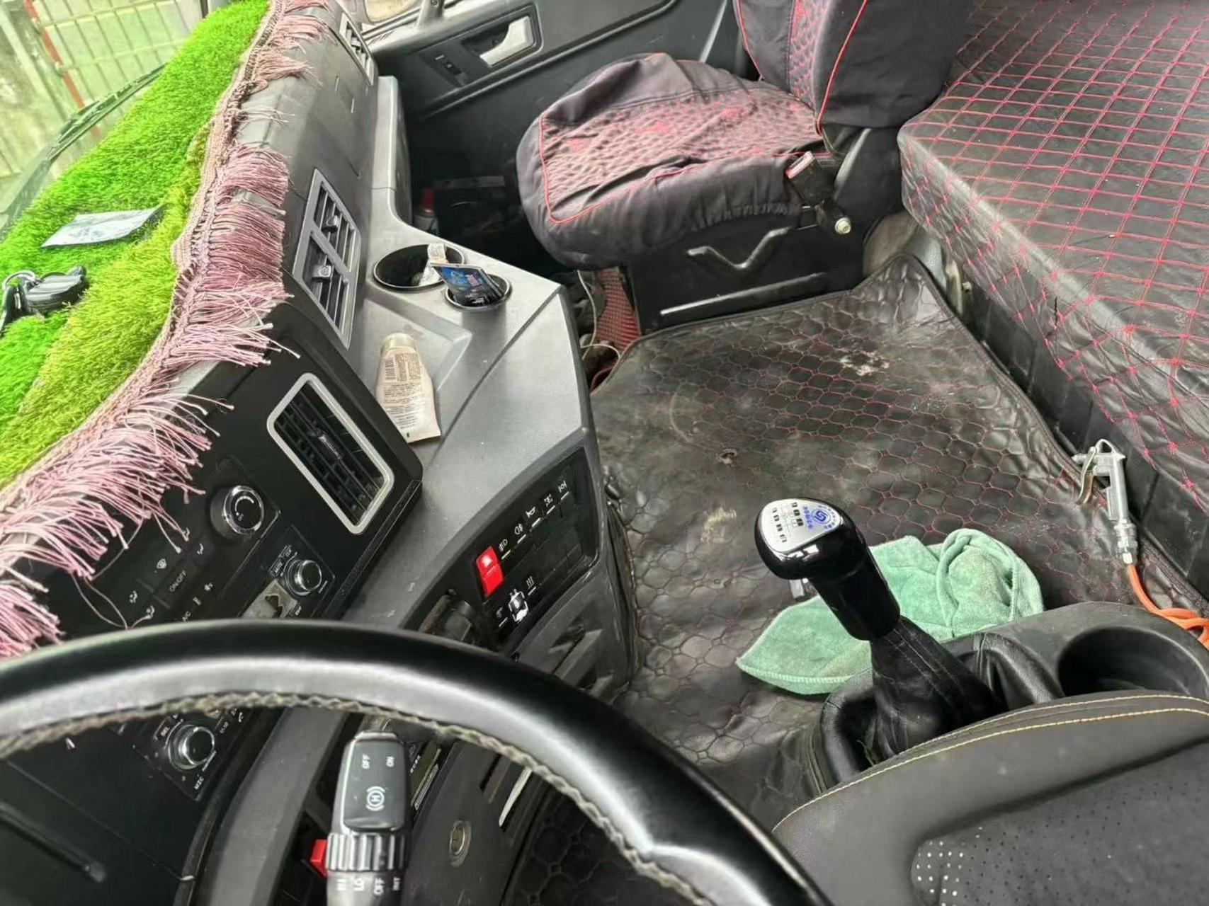 解放天v,430马力潍柴动力,19年4月,双保到5月,原车原版轮胎好,价格超