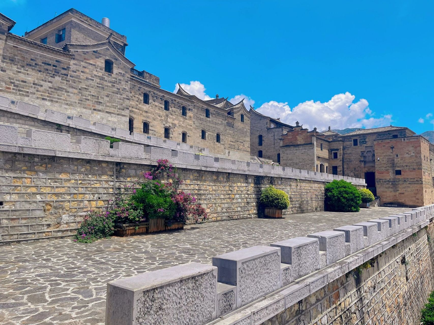 红河迤萨镇 |自由在风里 答案在路上 从昆明去建水的路上 先去了这个