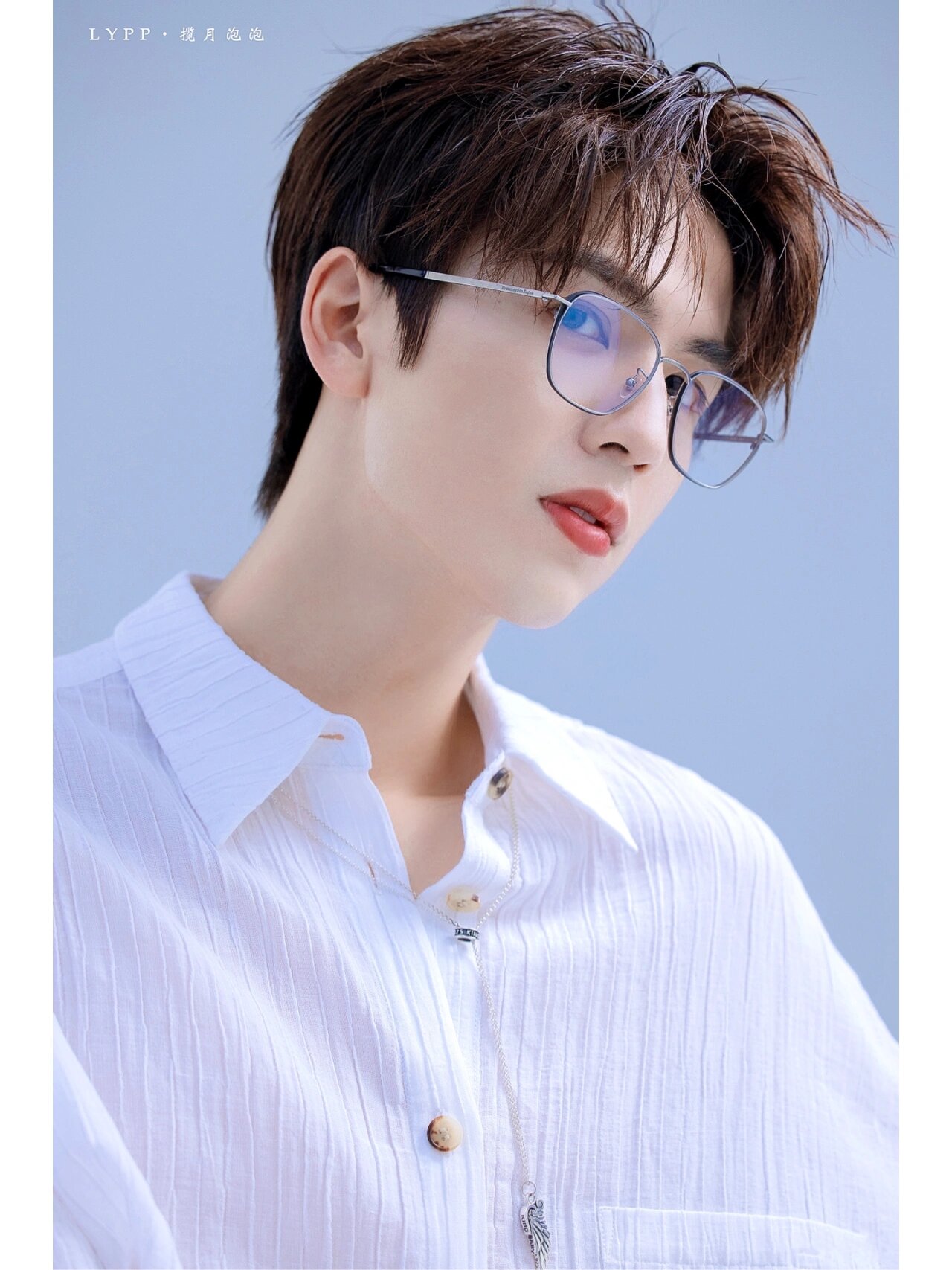 一波张凌赫壁纸 大帅哥喜欢戴眼镜的!