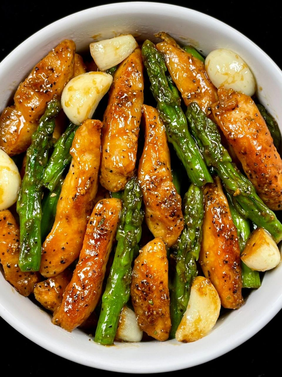 嫩滑的鸡胸肉炒芦笋这样做可好吃啦,香迷糊啦!