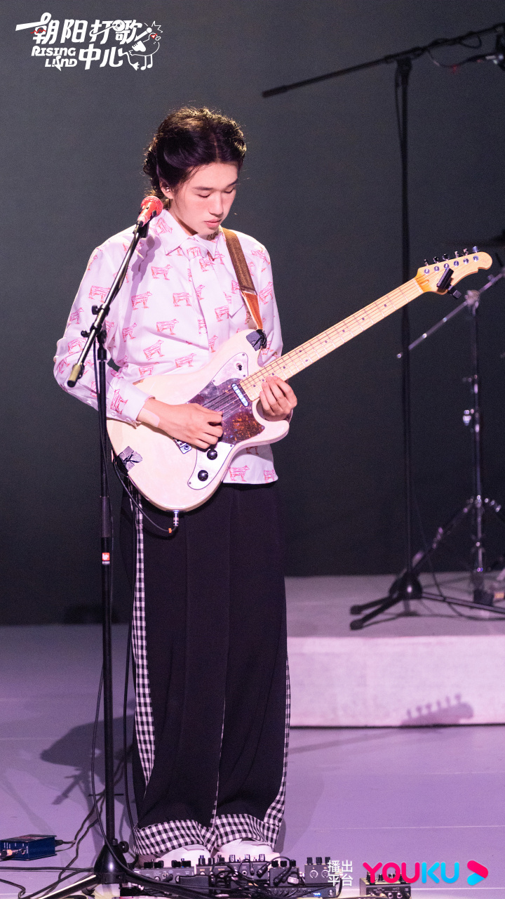 朝阳打歌中心#音像店惊喜开箱97 @花墙乐队 舞台剧照掉落 奔赴一场