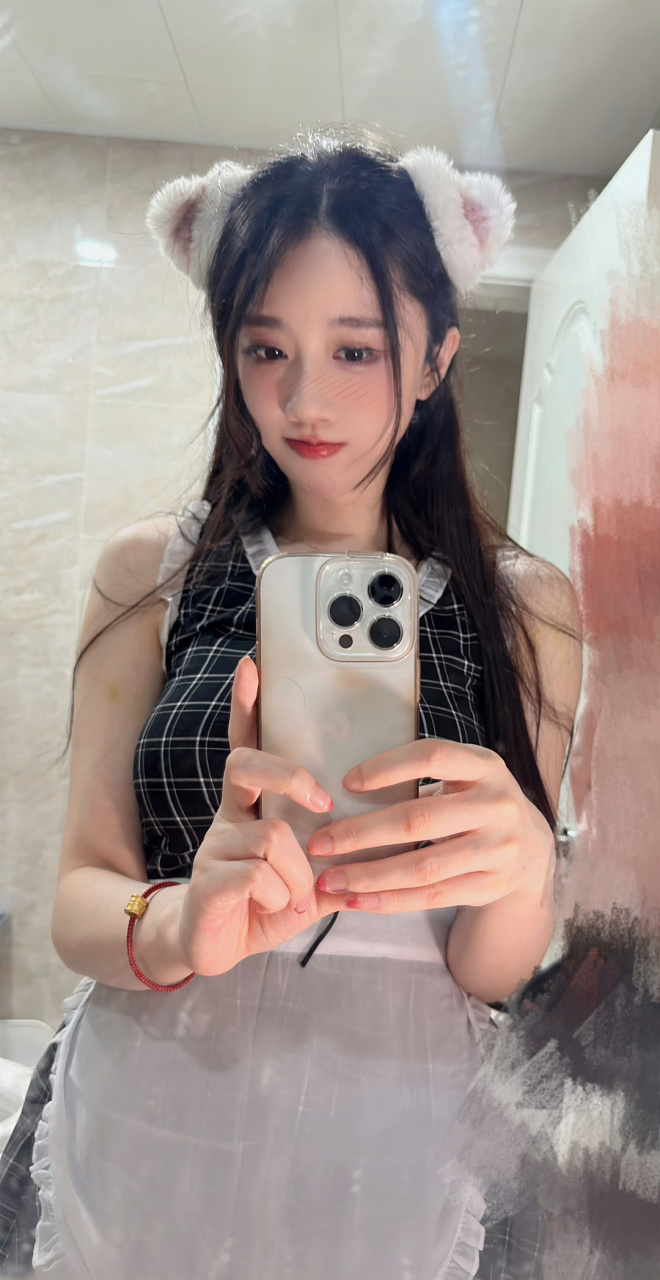 轩子老师女仆装,太顶了[色] #轩子巨2兔##轩子巨二兔