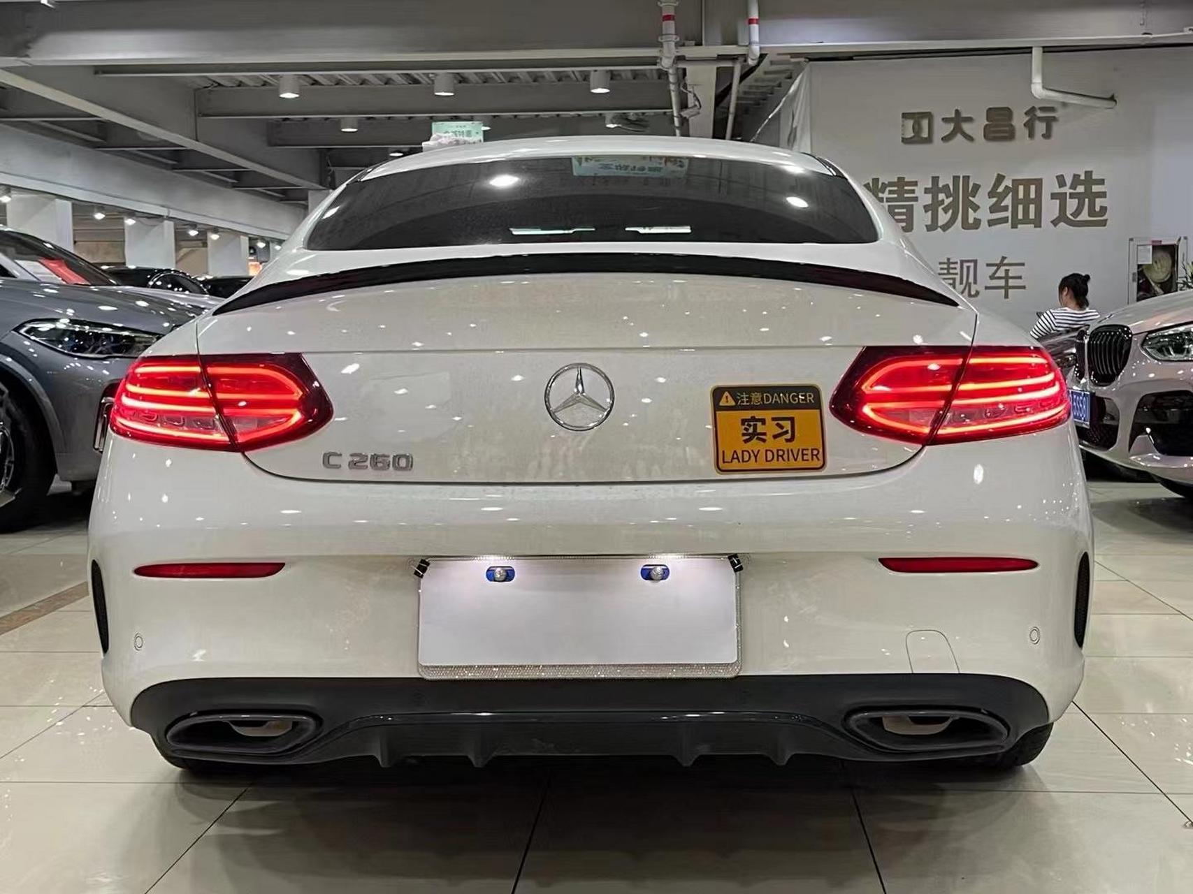 最新到店:奔驰 c260 coupe 轿跑,两门四座,2023年3月上牌,仅仅行驶4千