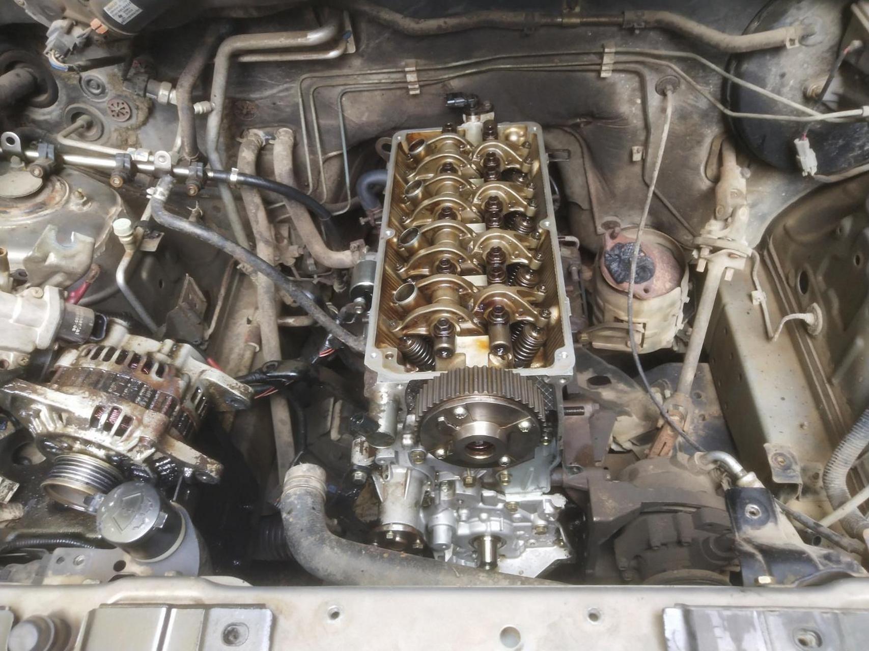 长安欧诺.4g15发动机正时皮带断顶气门