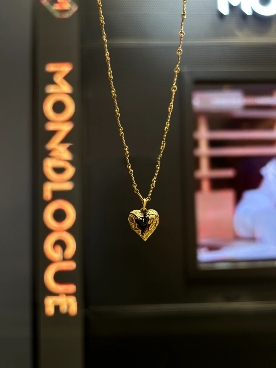 周大福monologue 恶魔之心 monologue 恶魔之心 材质:足金十黑玉髓