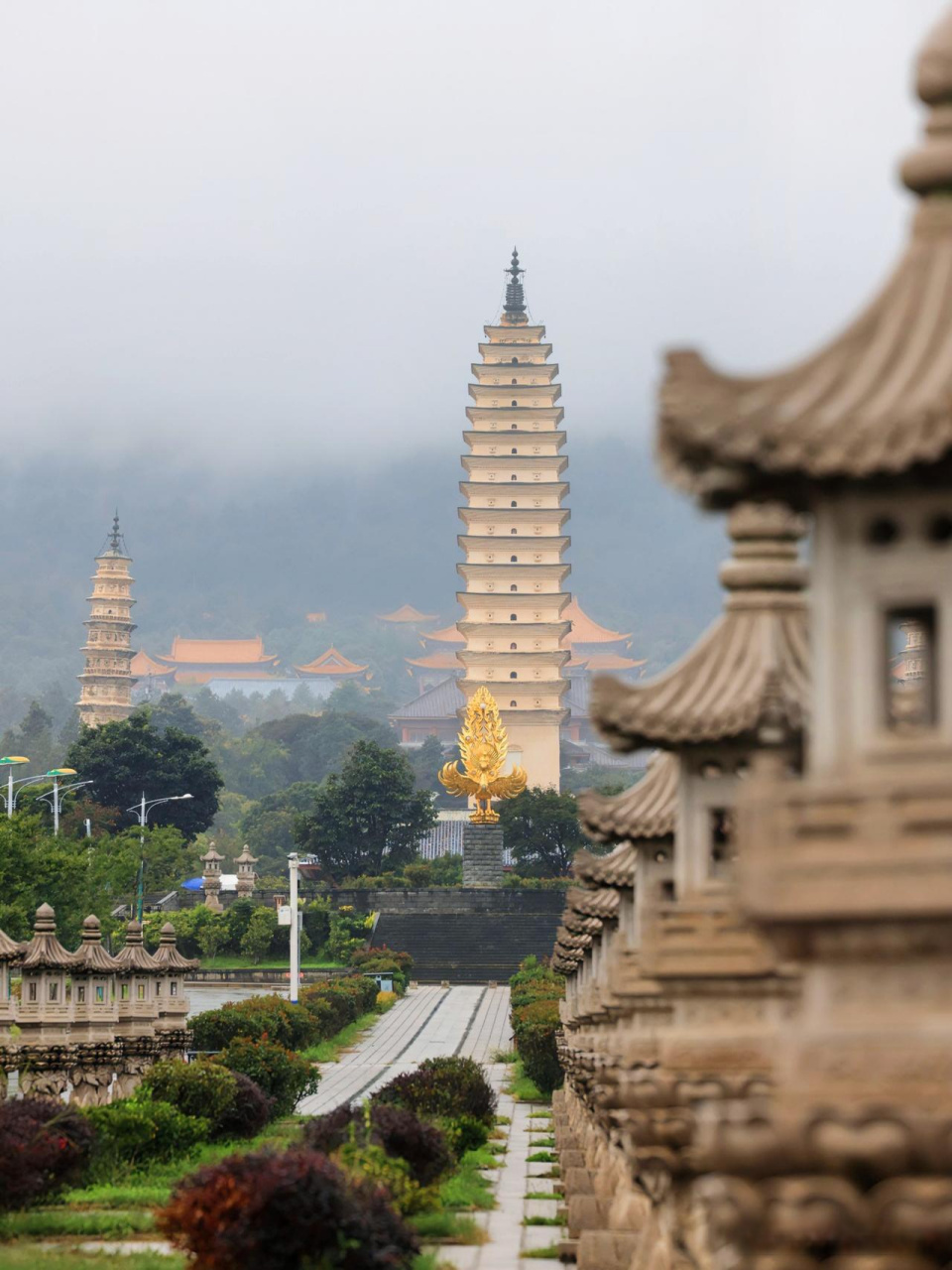 大理地标性建筑"三塔",是国家aaaaa景区.