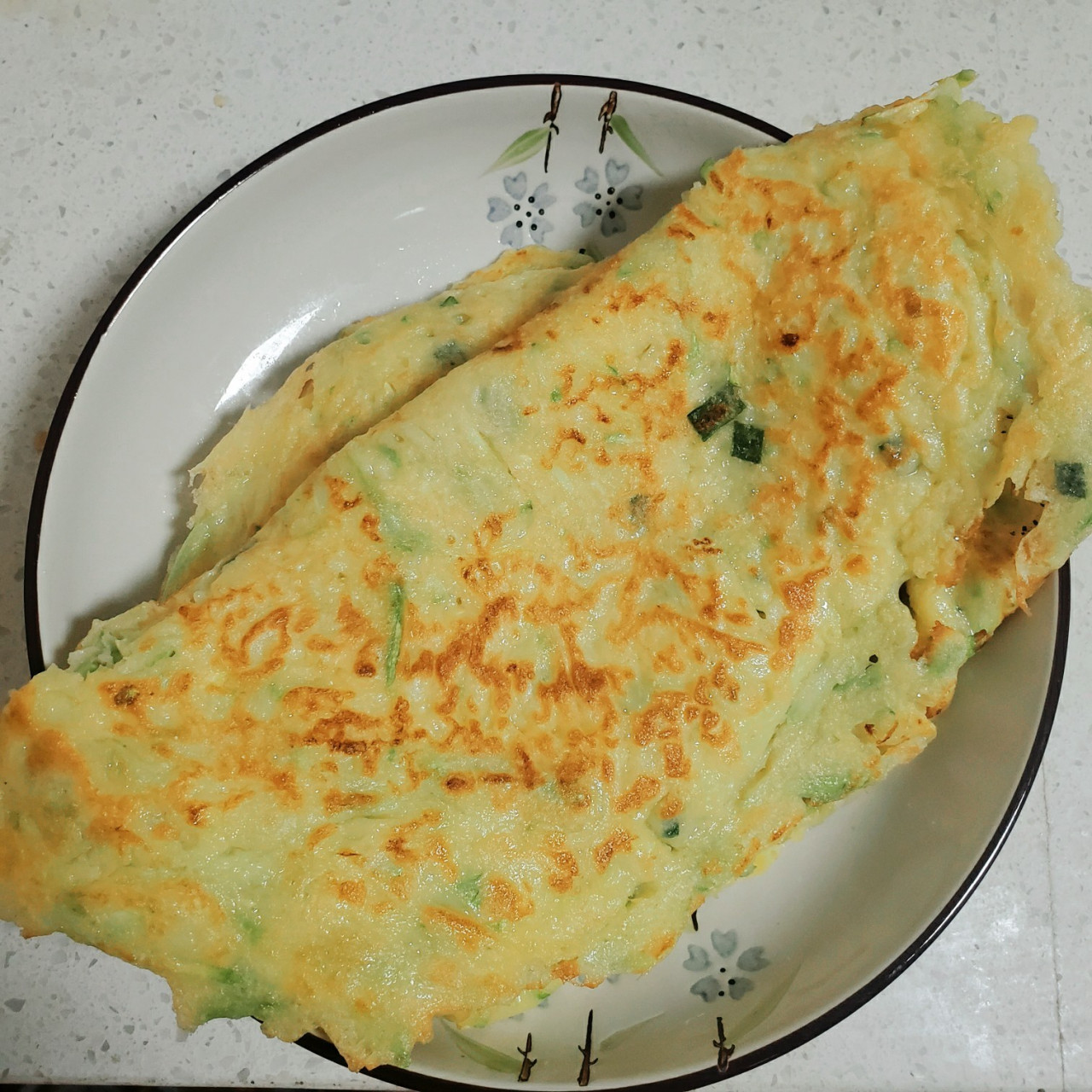 超级简单又香喷喷的西葫芦煎饼,快来打卡 给各位姐妹分享一个简单方便