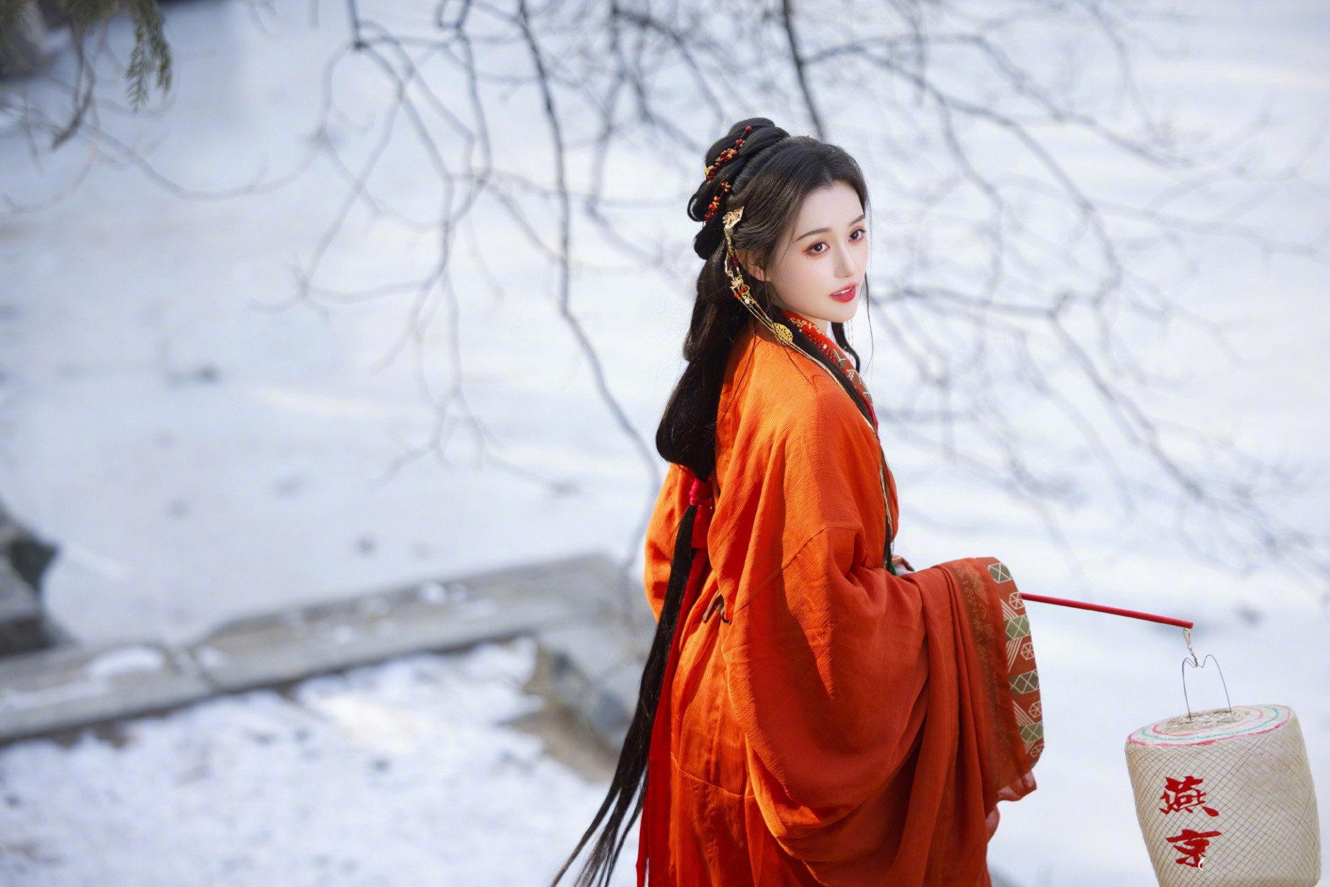 蒋依依红衣古风大片